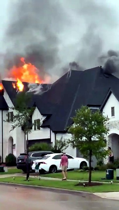 Breaking News: Lightning Strikes Spark House Fires During Dallas-Fort Worth Storms