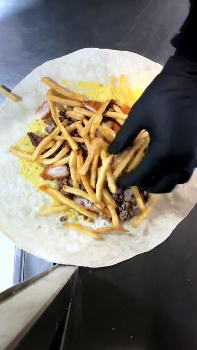 French Tacos Viande & Sauce Gruyère & Frites #BR3 #Tacos #Food #Foodies #FrenchTacos