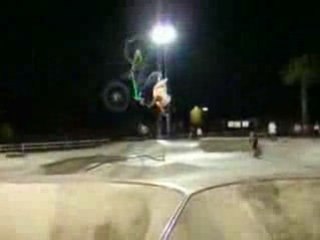 [BMX] BMX Backflip Bad Accident [Goodspeed]