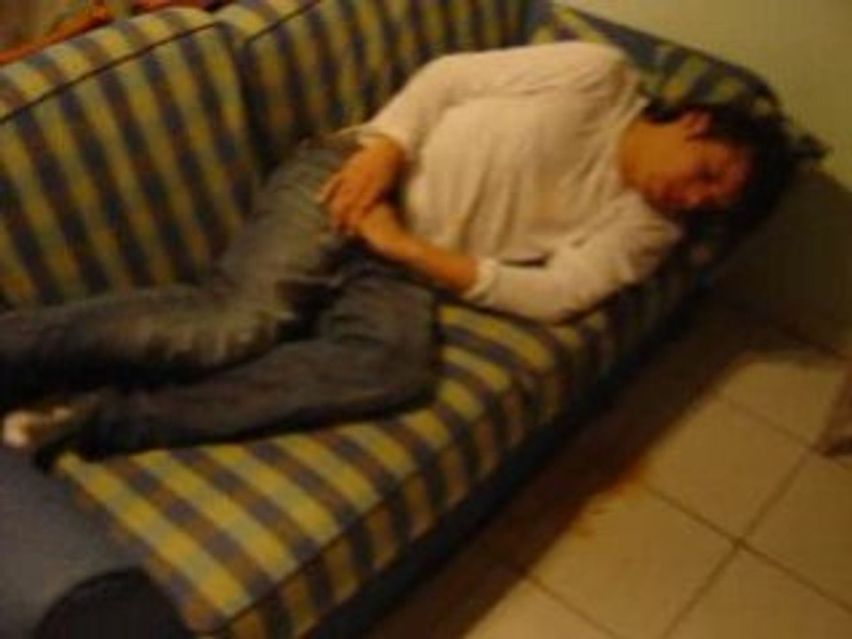 Un mec fatigué aux Sables d'Olonnes