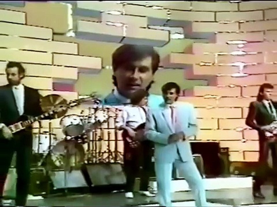 1981 - Johnny Hallyday - “Deux Étrangers” dans un Show TV sur Antenne 2 (13 Juillet)