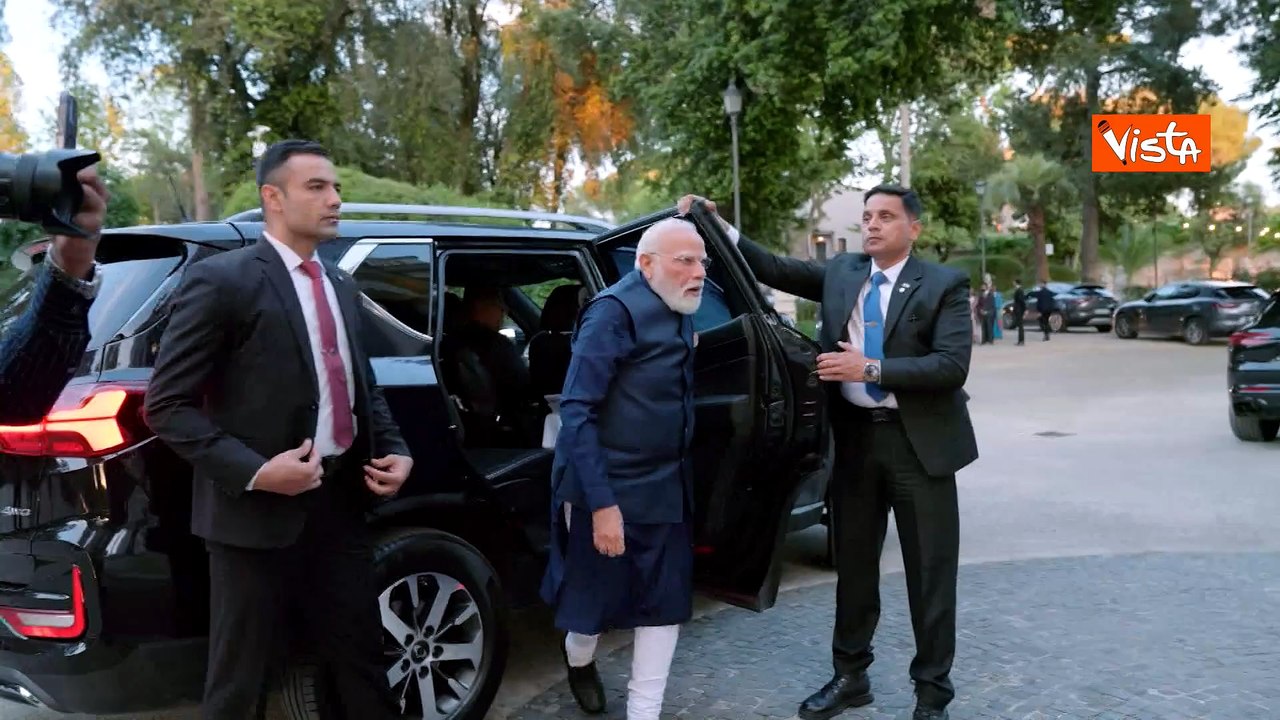 Meloni accoglie il Primo ministro indiano Modi, poi una visita notturna al Colosseo