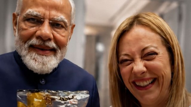 PM Modi ने Giorgia Meloni को गिफ्ट की Melody Toffee, सोशल मीडिया पर छाए ये Memes