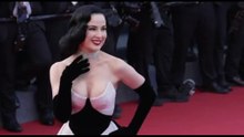 Cannes, sul red carpet Ken Loach, Juliette Binoche e Dita von Teese