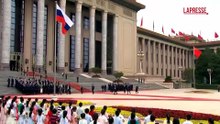 Xi riceve Putin a Pechino: grande cerimonia davanti alla Grande Sala del Popolo