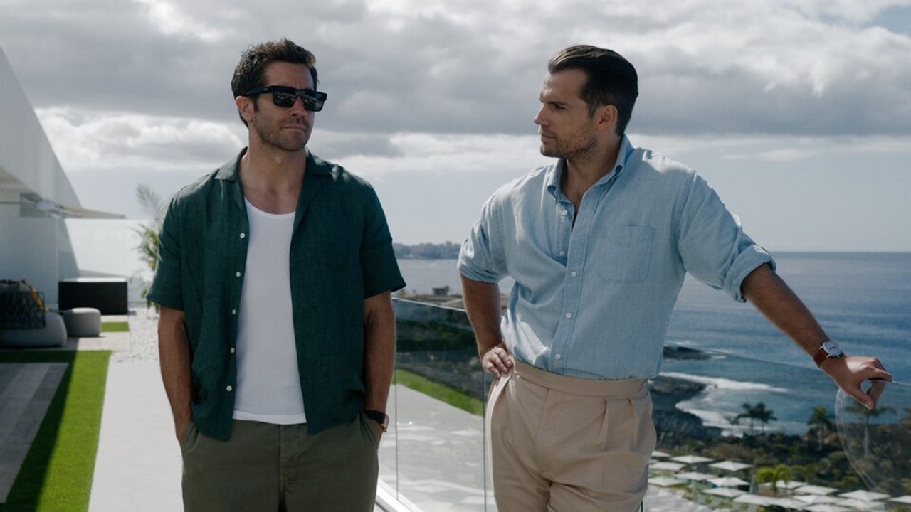 In the Grey: Wir haben mit Kult-Regisseur Guy Ritchie über moralische Grauzonen, Henry Cavill und eine sträflich vermisste Fortsetzung gesprochen