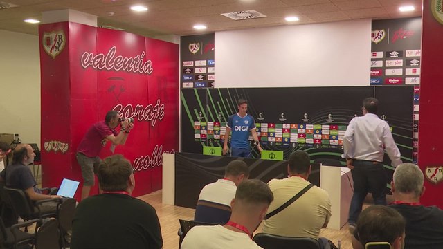 Íñigo Pérez analiza la final de Conference en el Media Day del Rayo Vallecano