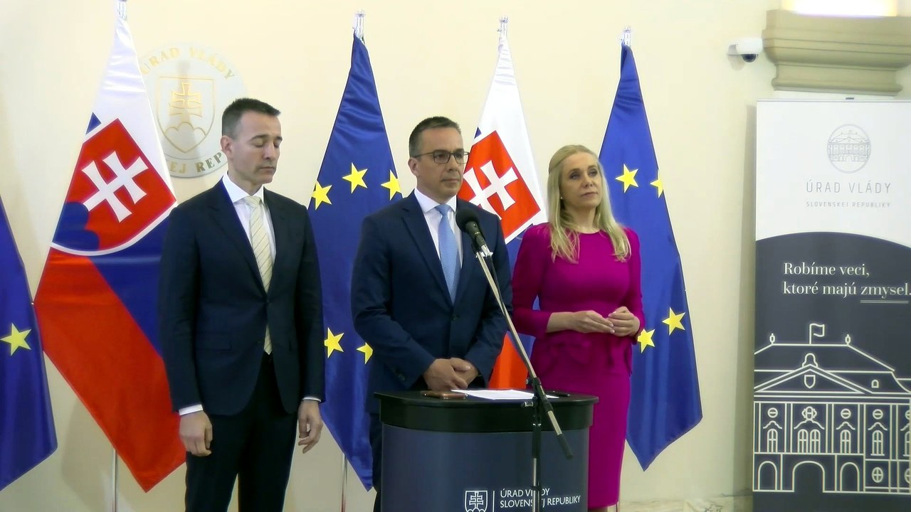 ZÁZNAM: E. Tomáš: Opatrenia na podporu ekonomiky vláda prerokuje po zasadnutí