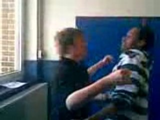 Les barges: danse a la borat