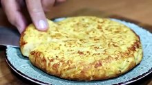 Tortilla de papas en 10 minutos: el truco profesional para hacerla perfecta y jugosa