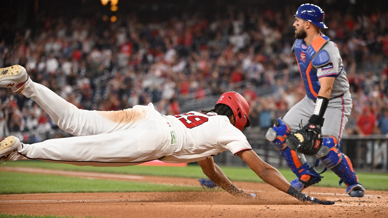 Tuesday MLB Moments: James Woods' Inside-the-Pa...