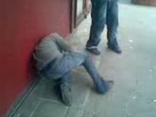 Les barges: coup de pied ds les parties