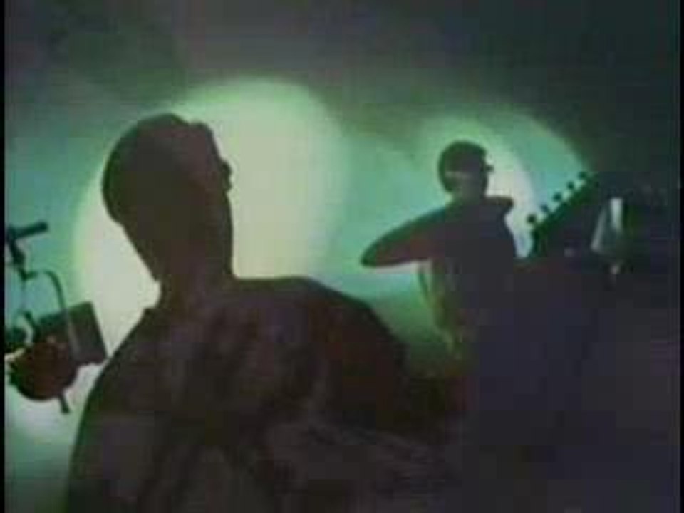 Devo - Satisfaction