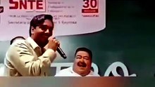 Carlos Peña Ortiz canta narcocorrido en festejo del Día del Maestro en Reynosa