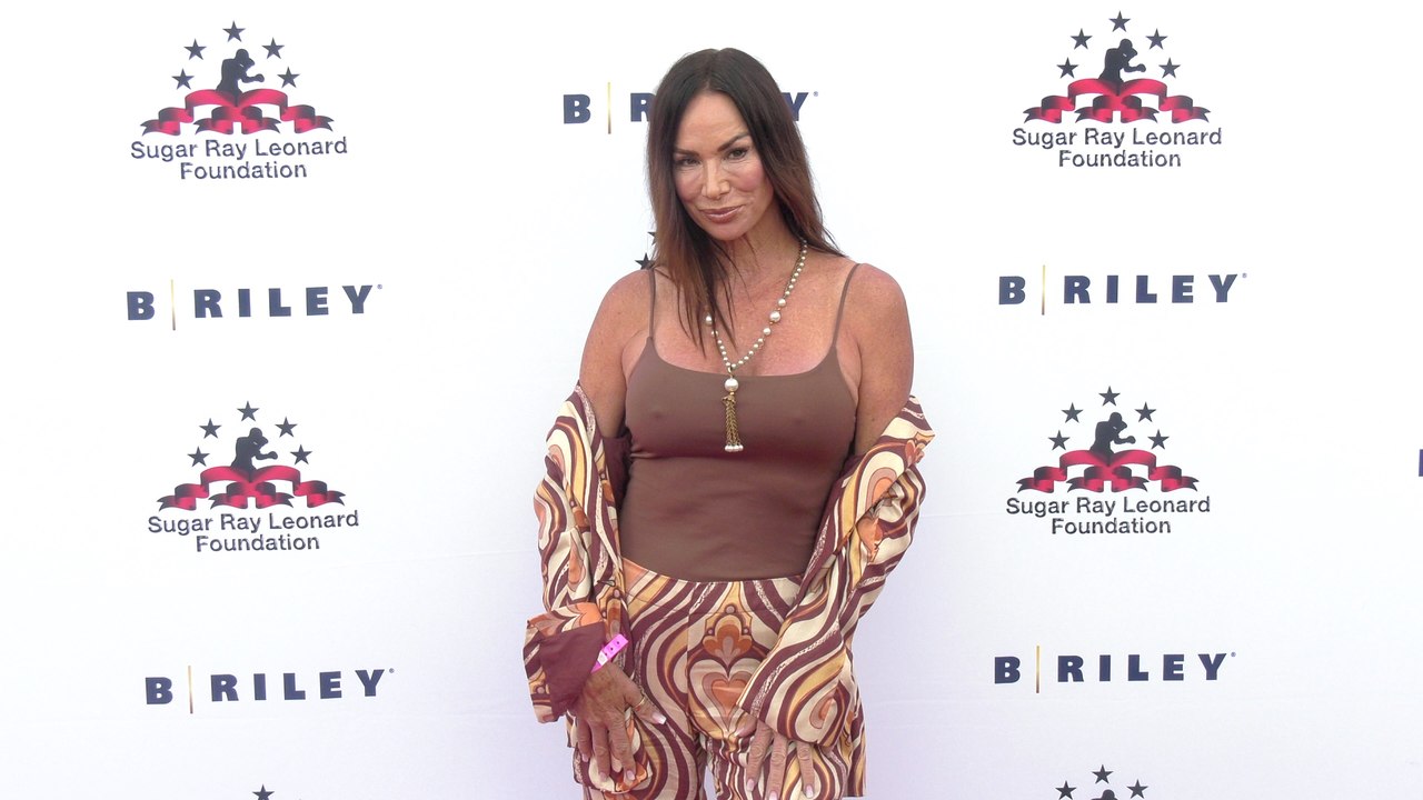 Debbe Dunning attends the Sugar Ray Leonard Foundation's 15th Annual "Big Fighters, Big Cause" Charity Boxing Night