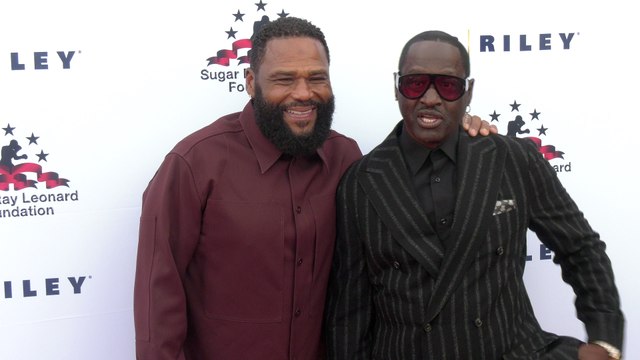 Anthony Anderson and Johnny Gill attend the Sugar Ray Leonard Foundation's 15th Annual Big Fighters, Big Cause Charity Boxing Night