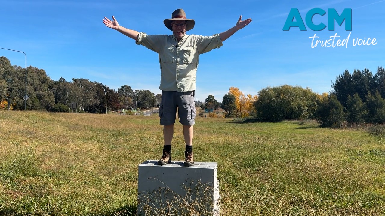 Tim The Yowie Man takes the ‘staircase to nowhere’