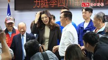 李四川與鄭麗文同台約30秒 綠營議員：「票房毒藥」根本嚇壞了