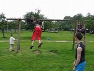 Double loots à la balançoire