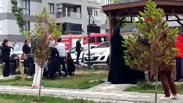 Asansörde mahsur kalan komşularını kurtarmak istemişti... Feci şekilde can verdi!