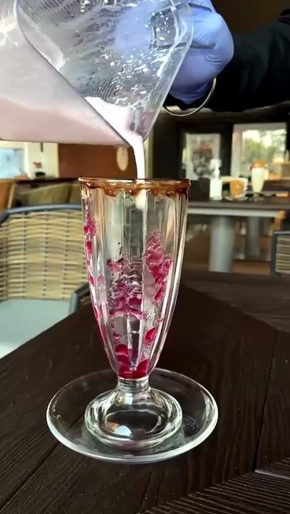 This Viral Candy Floss Shake Deserves the Hype 🍭🔥