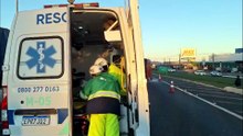 Caminhão tomba no Trevo Guarujá e deixa pistas interditadas na BR-277