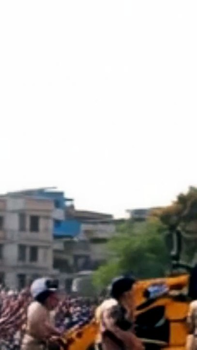 Buldozer MARATHI