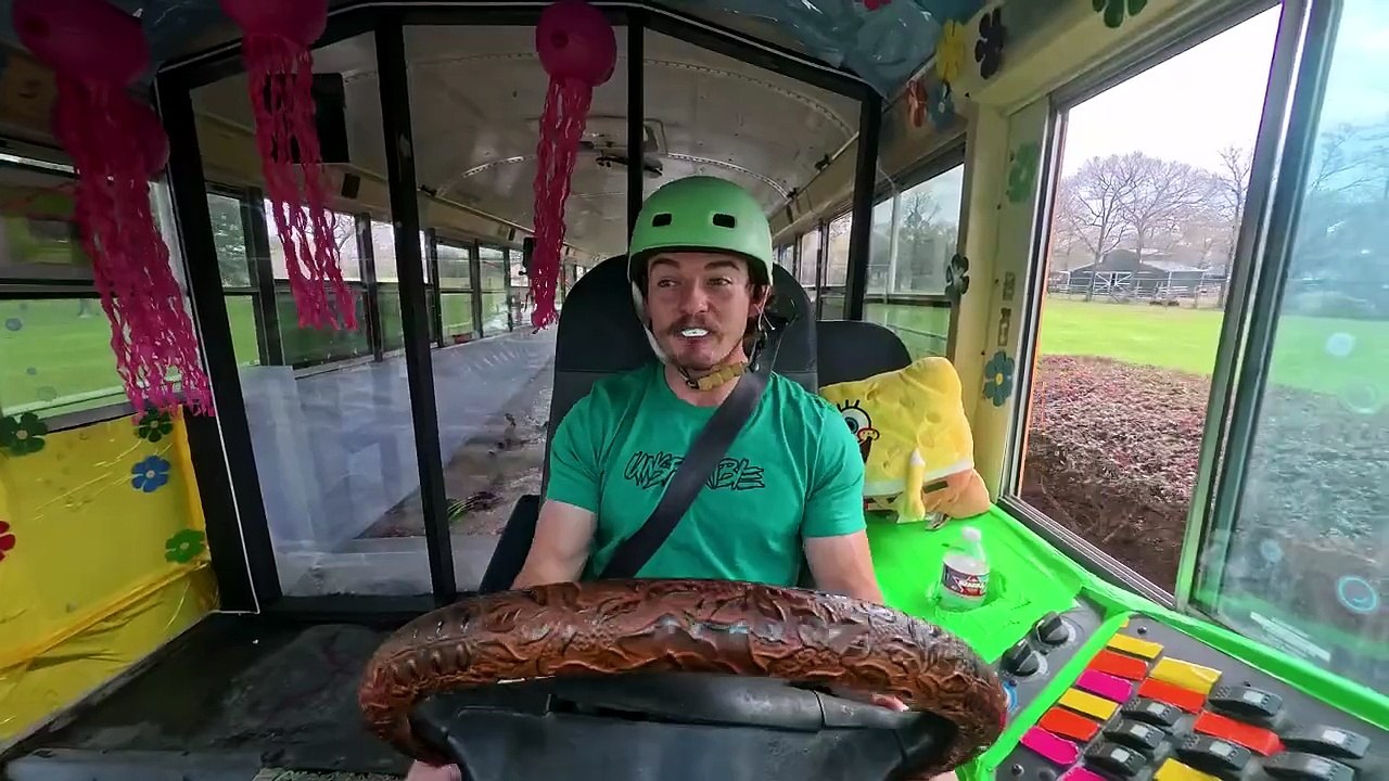 🚌🐠 I Turned My SCHOOL BUS Into A GIANT FISH TANK! 😱