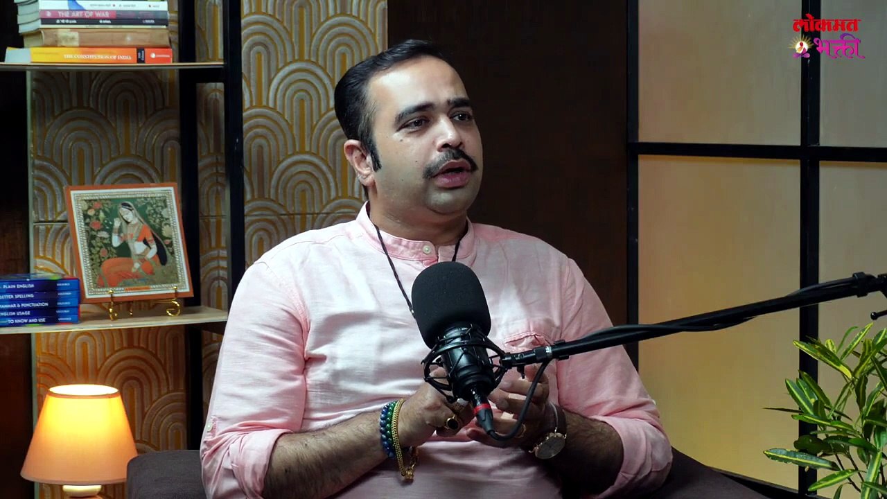 Hastreshanmadhun Bhavishya Kasa Kalta? Konata Hat Bhavishya Sangto? Ujva Ki Dava?