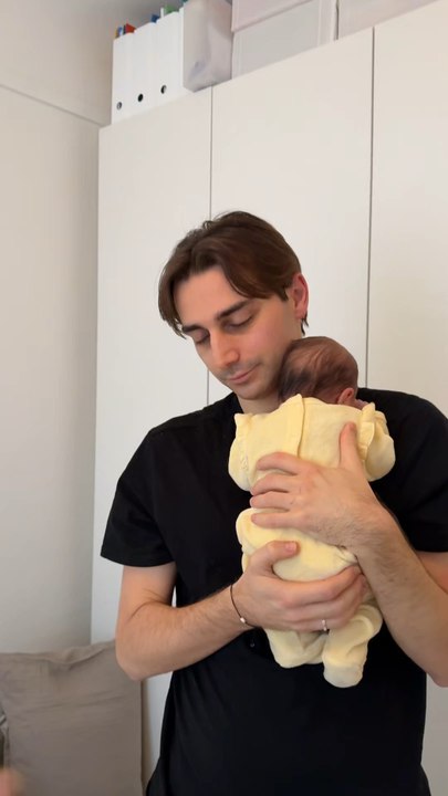 J’ai enregistré cette voix off avec ma fille endormie dans mes bras 🥹 J’aime tellement ces moments !