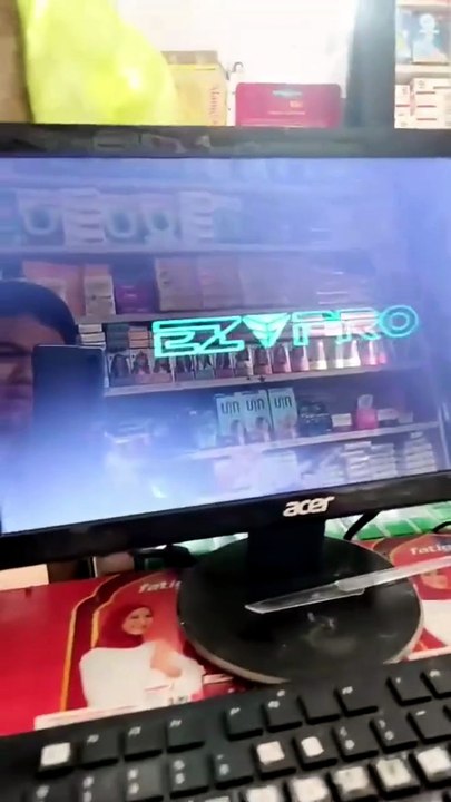Black Screen diganti dengan Selfie