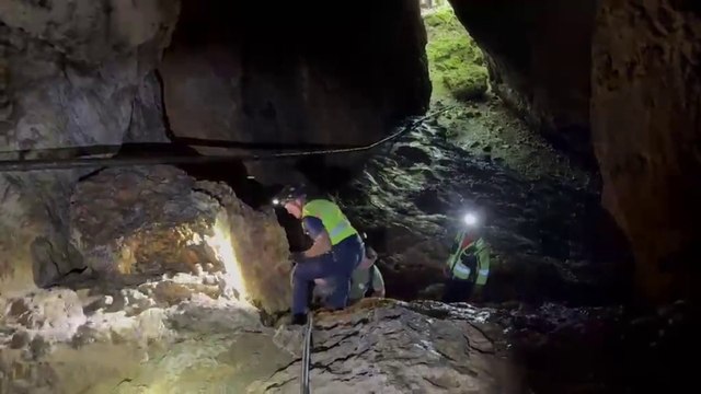 Pamela Genini, il video delle ricerche nelle grotte con i cani e gli speleologi