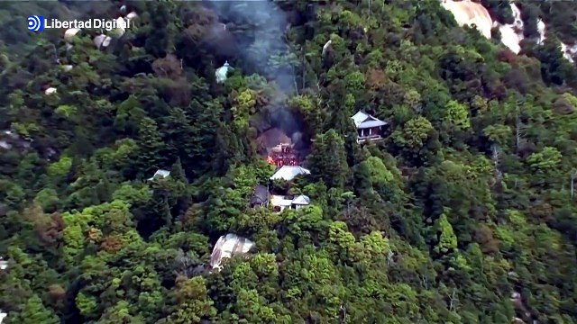 Un devastador incendio convierte en cenizas un templo milenario de Japón