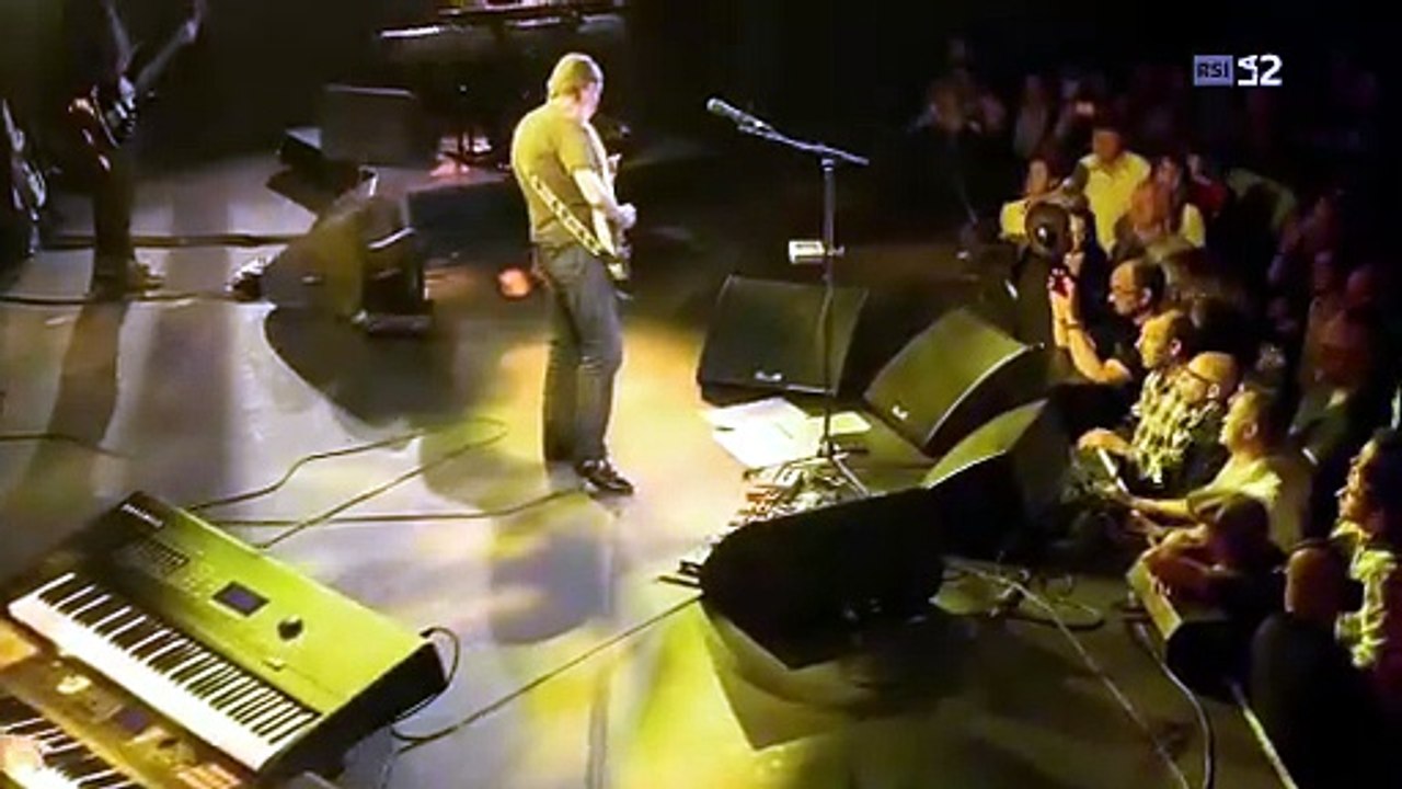 Money - Chris Rea (live)