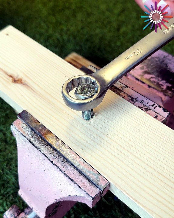 The ultimate stuck bolt hack🔧🔩