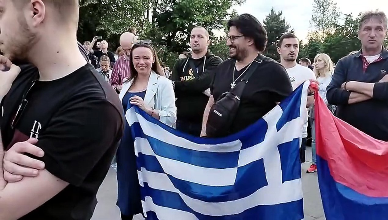 Hükümet karşıtı protesto | halk kiliselere koştu