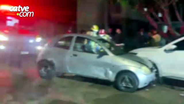 Homem fica ferido após bater carro contra veículo estacionado no bairro Coqueiral
