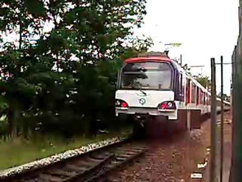 MS61 : Départ de la gare de Rueil Malmaison sur la ligne A du RER