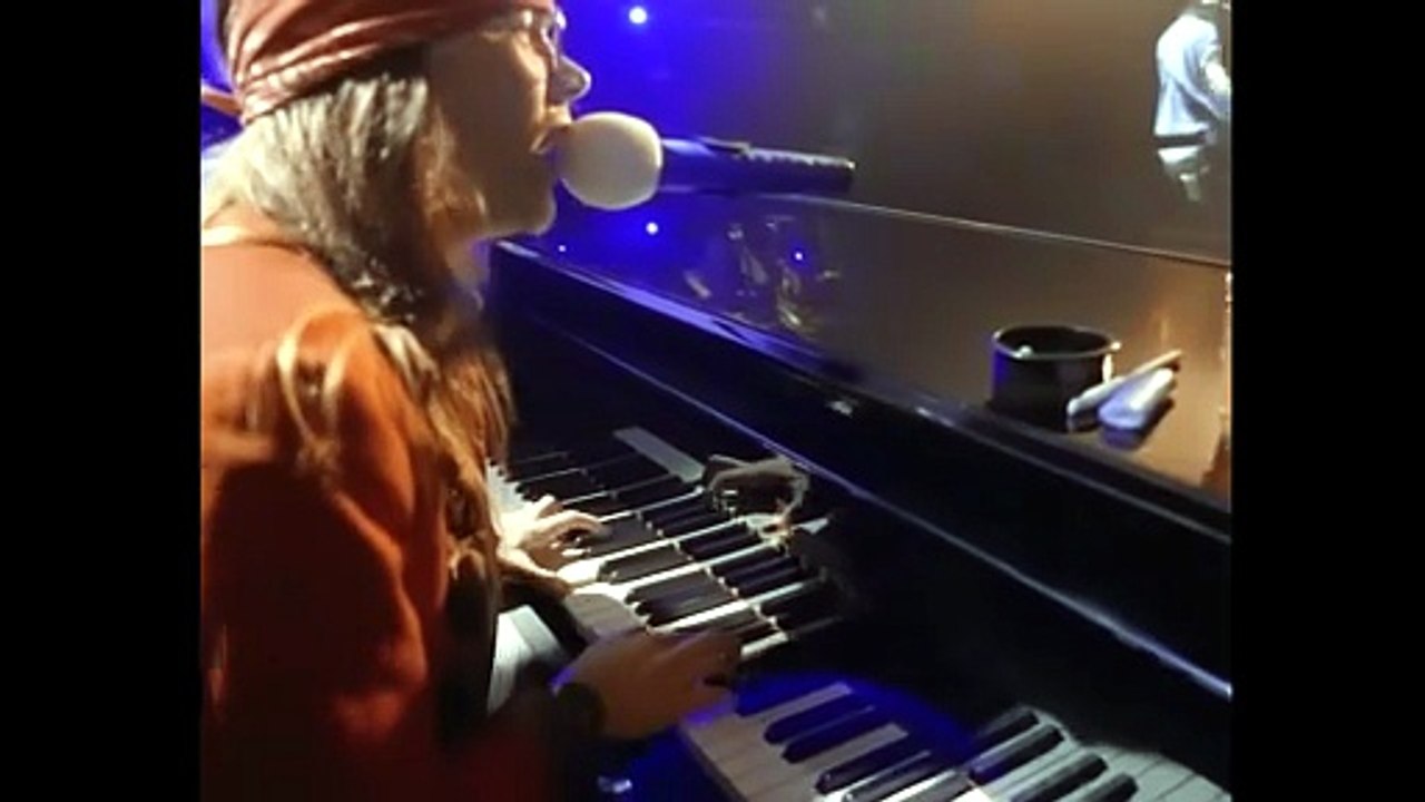 IO,DJANGELRAVE =IO,VALERIO CATTANEO PRESENTS :The Original Official Video Clip Song Official Band :Guns n Roses - November Rain /Dedicandolo Alla Mia Donna Bellissima EMILIA PIROZZI Che Amo Tantissimo Sempre INSIEME Giustamente !!