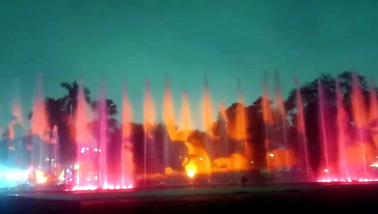 Apresentação do Circuito Mágico Del Agua em Lima - Peru