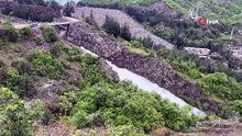 Almus Barajı taştı taştı, baraj kenarındaki oyun parkı ve otopark sular altında kaldı