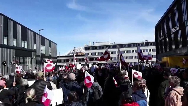 لسنا للبيع .. سكان غرينلاند يحتجون على تنامي الوجود الأميركي في نوك