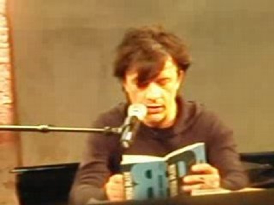 Nicola à toulouse lit Sylvie Plath.