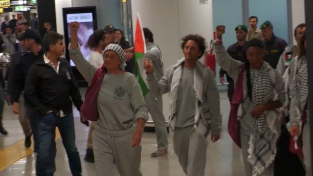 Flotilla, l'arrivo degli attivisti a Fiumicino: «48 ore di torture»
