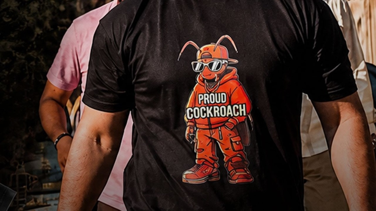Cockroach Janta Party Viral Trend: Cockroach Sticker और T Shirt Designs इंटरनेट पर वायरल
