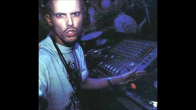 DJ 🌈❤️ 💚💕 ANGELRAVE =Io,🇮🇹 💚🌈✨🦄 Valerio💋🌞😜 Cattaneo🌊😍💞☕ Presents :DJ Ruffneck Live Diretta At *Number One* Discoteca From Rovato - (Brescia),Italy 1999 !!