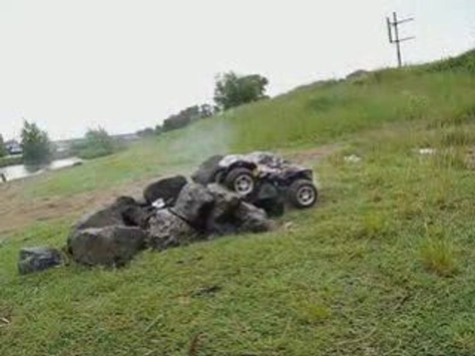 Traxxas Revo 3.3 -  Sunday Rock