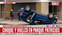 Impresionante choque y vuelco en Parque Patricios: hay varios heridos