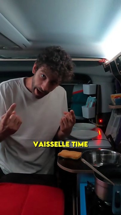 Faire la vaisselle dans un van aménagé...