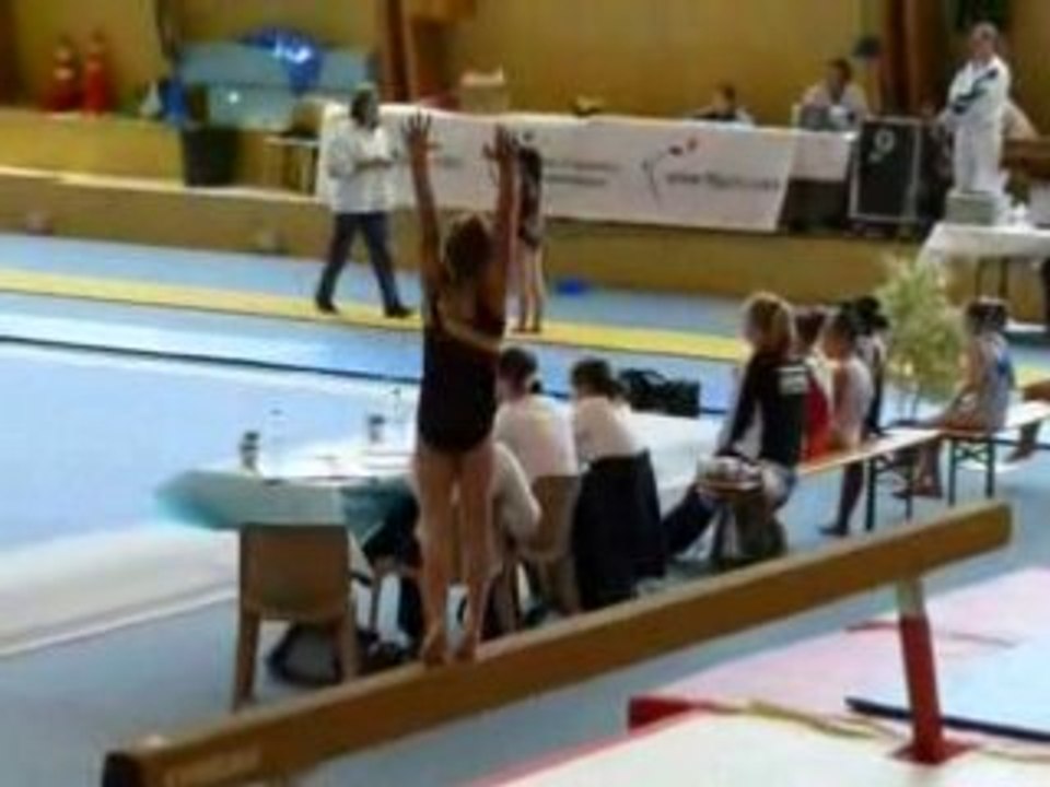 Océane poutre p2 14 15 JUIN 08